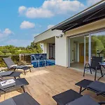 Villa Palma - Seaside Luxury Villa For 6 Person!
