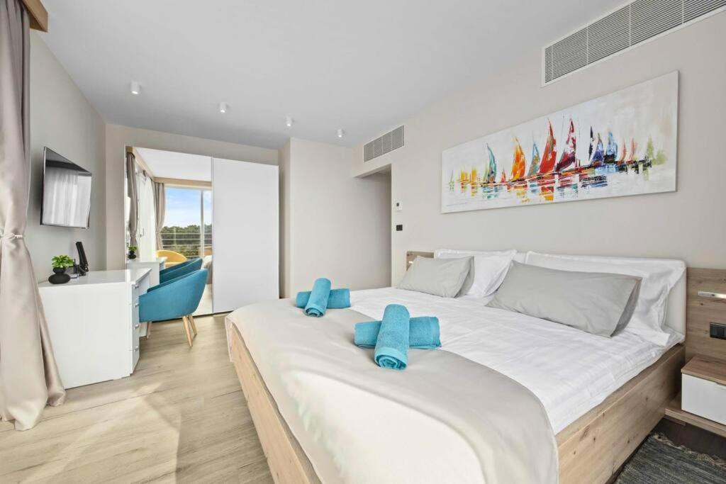 Palma - Seaside Luxury For 6 Person! Pula