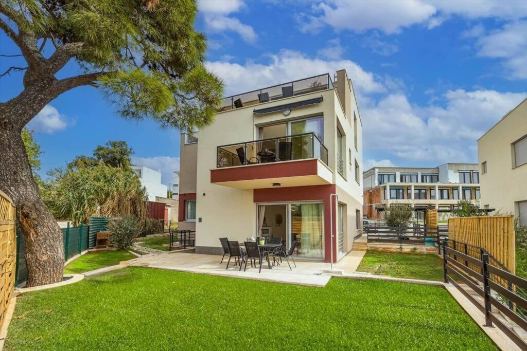 Palma - Seaside Luxury For 6 Person! * Pula