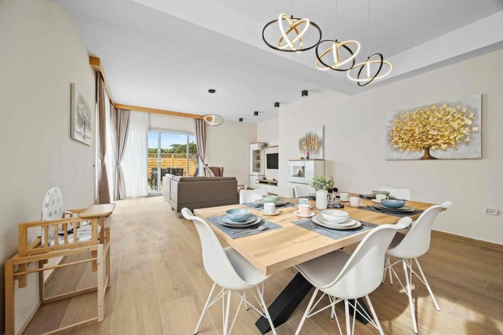 Palma - Seaside Luxury For 6 Person! * Pula