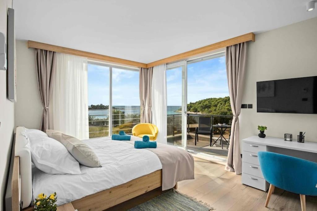 Palma - Seaside Luxury For 6 Person! * Pula