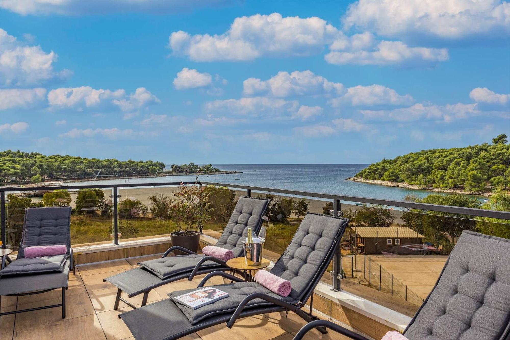 Vila Palma - Seaside Luxury For 6 Person! Pula